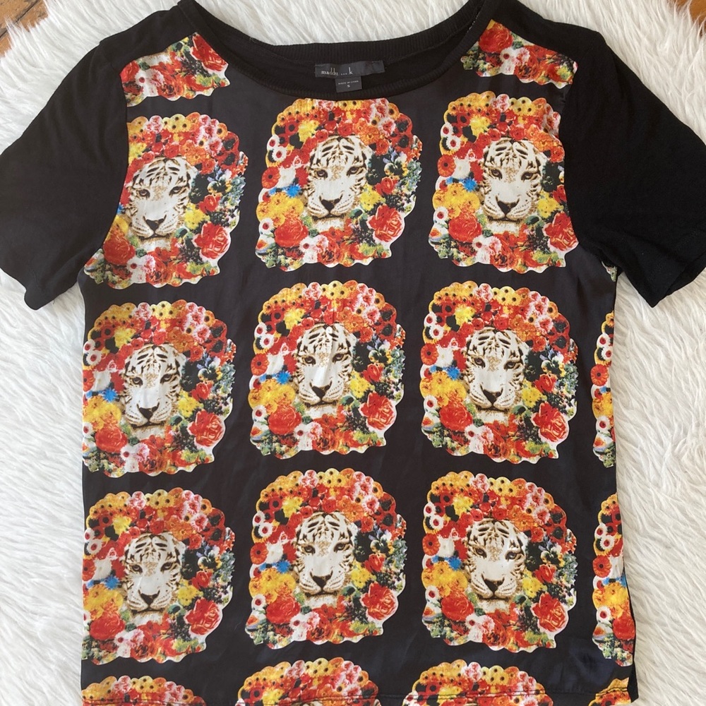 Maddy k Lion floral black short sleeve blouse